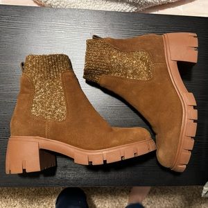 Steve Madden Hayle Platform Chelsea
Boot (Women) in Chestnut